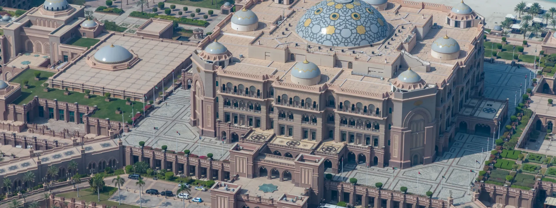 Abu Dhabi City Tour - Emirates Palace