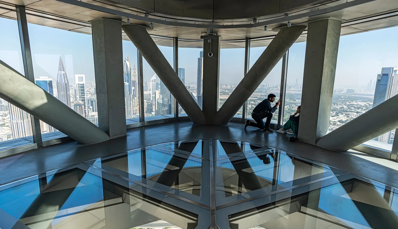 Sky Views Dubai - Glass Walk