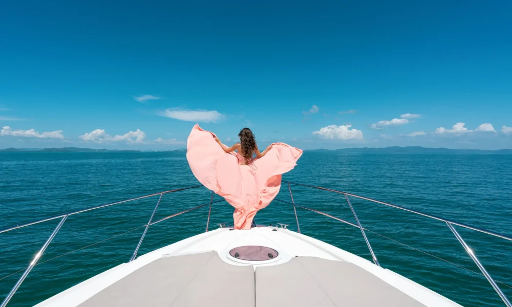 Yacht Dubai - Female Tourist